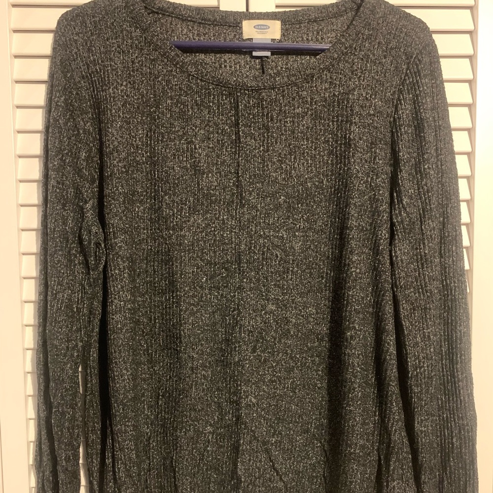 Thin sweater shirt